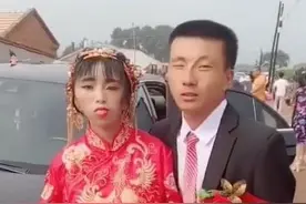 “鞋拔子”脸新娘火了，新郎一脸无奈，网友：是真爱还是有矿？图片