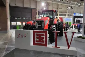 及颜值与实力与一体的大马力拖拉机图片