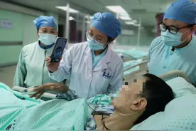 隔着屏幕道平安，亲情触屏可见！宁波医院云探视在患者、家属与医护间架起温暖的桥梁图片