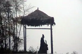 “窗含西岭千秋雪，门泊东吴万里船”欢迎来体验唐代诗人西岭美景图片