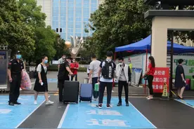 夏花灿烂，终于等到你——建阳一中，高一、二学生开始返校图片