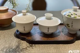 盖碗泡茶好，可为何那么多人不愿意用？难道是因为烫手？图片