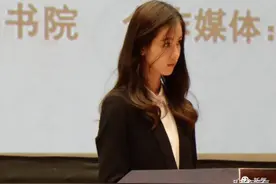 陈都灵20岁大学私照太美了！网友说比如今在娱乐圈的她美十倍？图片