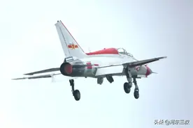 海山鹰改型试飞成功，舰载教练机双鹰之争暂告一段落图片