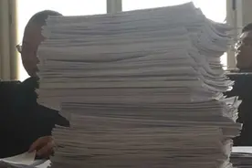 得了抑郁症的人，和正常人有哪些不一样？身边有人出现，要多关心图片