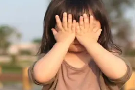 孩子情绪敏感，一言不合就变成“爱哭鬼”，家长不妨学会这4点图片