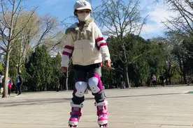 4岁女儿说：“妈妈，我正在慢慢长大，慢慢的学…”图片