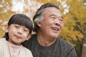 “带孩子还能累病，事真多”偶然间听到儿媳的话，婆婆想回老家了图片