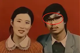 “妈，你当初咋看上我爸的”网友晒父母结婚照走红，张张都是笑点图片