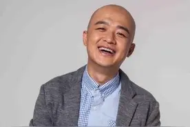 包贝尔为厦门援鄂医疗队队员送爱心蛋糕~赵公子真的有心啦 暖暖哒图片
