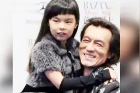 李咏16岁女儿近照曝光，如今整了牙，割了双眼皮，简直换了一个人视频封面