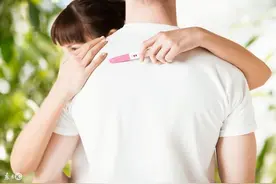 小说：她和亲弟亲密互动，校草误会她是海王，他：是你未来小舅子图片