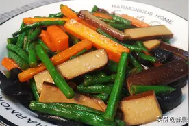 宅在家喜欢吃素，用鸡蛋干做素食小炒，味道清香口感棒，好吃解馋图片