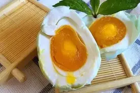咸鸭蛋吃了对身体有什么好处？图片