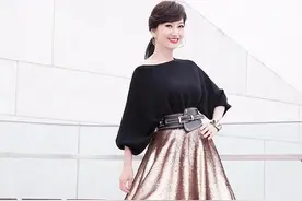 五十岁女人穿裙子，要牢记“2穿2不穿”，优雅得体又减龄，真好看图片