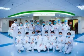 “我有一个计划，出院以后再活五年，争取活到107岁。”——北医三院多措并举方便老年患者就医图片