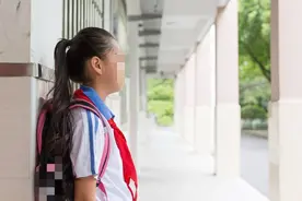 那些年上学的时候，被老师罚站的理由，逃不过这3个图片