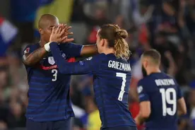1-1！世预赛大冷！世界第58逼平法国仍居小组第4，2大巨星成罪人图片