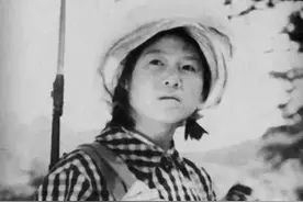 1975年，湖北19岁少女徒手制服2米长金钱豹，当代女武松！图片