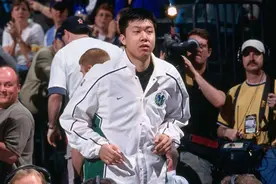 中国球员NBA生涯最高分！姚明41分都没骄傲，周琦6分被媒体吹上天图片