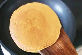 松饼不用买，自己在就就能做，方法简单，松软好吃，营养美味视频封面