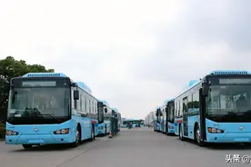 199辆苏州金龙海格天然气公交陆续奔赴重庆图片