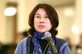 马云调侃董明珠：你看得上，我这样的男人吗？董明珠的回答显情商图片