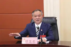 胡五岳参加禹州市代表团审议和政协联组讨论图片