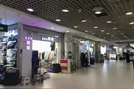 探访复工后的火车站商圈：商场减免租金俩月，商户有的欢喜有的忧图片