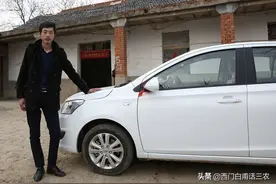 北方大多数农村并不是非常富裕，为什么几乎家家都有小汽车？图片