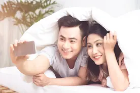 在闺蜜怂恿下，我和前夫离婚了，15个月后，闺蜜嫁给了我前夫图片