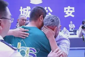 郭刚堂儿子最终选择养父母：亲生父亲很伟大，为他自豪图片