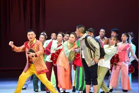 江西南昌：采茶戏《郝仁好事》展演图片