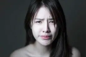究竟还要欺骗我多久，你这《爱情骗子》太残忍，我却依旧无法自拔视频封面