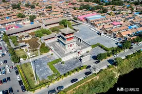 封建社会读书人最崇信两个神：文昌帝君和魁星，共居一阁笔点状元图片