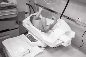 二胎超快顺产，刚给婆婆打电话说进产房了，接着打电话说生完了图片
