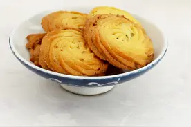 做香酥曲奇饼干，花纹不消失，面糊容易挤，记住这几点，保证成功图片