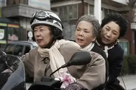 我妈妈今年60岁，去考了驾照图片