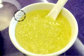熬小米粥时，直接下锅煮就错了！教你4招，米粥金黄香稠，米油厚图片