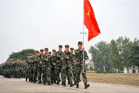 直击武警陕西总队新兵团2021年度秋季新兵开训现场图片
