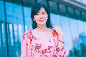 54岁港姐豪宅曝光，有两个大花园可俯瞰美景，转行当画家至今单身图片