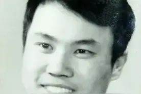 寄故友：我现在怎么也想不明白，你为何要朗诵《墓碑》这样一首诗图片