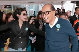 取代庄月明，与李嘉诚相恋28年，为何周凯旋做到了？背景不简单图片