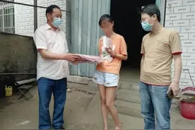 湖北鄂州市税务局开展“爱心助成长，留守不孤单”关爱留守儿童活动图片