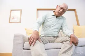 71岁大叔大腿瘙痒难耐，查出阴虱病！这些传播途径你要知道图片