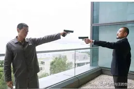 真实战场上，人被子弹打中，还能站起来战斗吗？别再被影视剧骗了图片