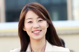 《新娘18岁》的韩智慧，遭遇渣男伤心分手，遇见真爱活成幸福女人图片