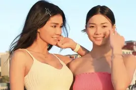 52岁和女儿同框像姐妹，女性冻龄的秘诀，关键在于这6点图片