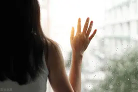 一次出差我没忍住，被老婆发现后求得原谅，半年后我得到最狠报复图片