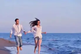人到中年，女人有“三块地”要耕，如果你不耕，别人会为你耕！图片